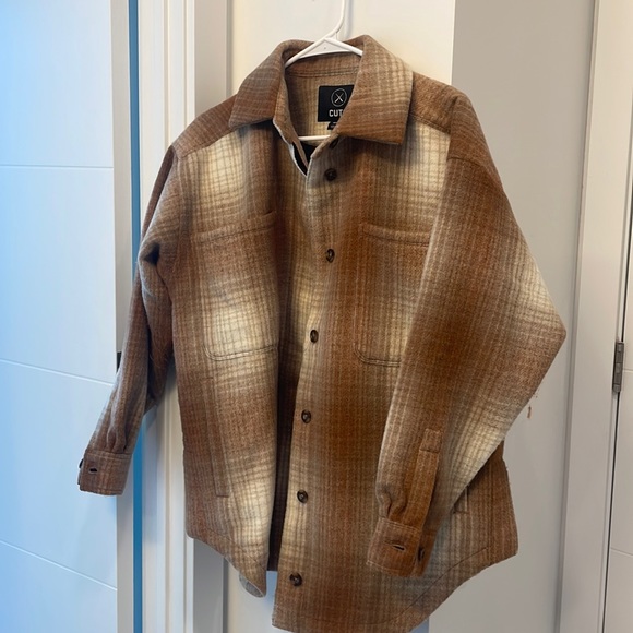 CUTS oversized shacket with pockets on the chest and at the waist - Picture 1 of 4